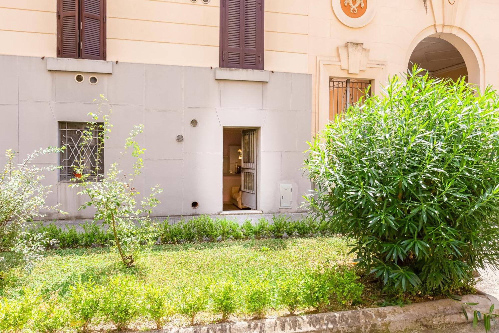 Apartment L&l Cozy 2-bdr In San Giovanni District *
