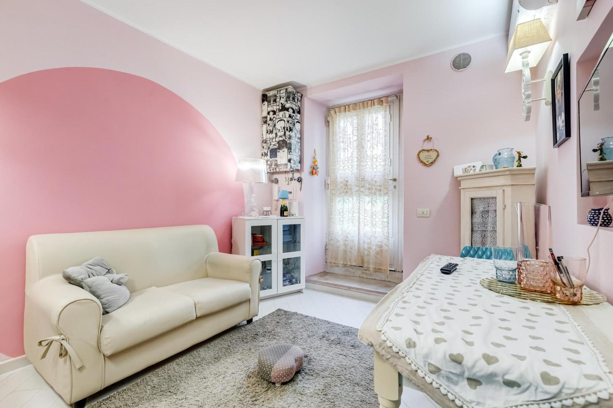 L&l Cozy 2-bdr In San Giovanni District Apartment *
