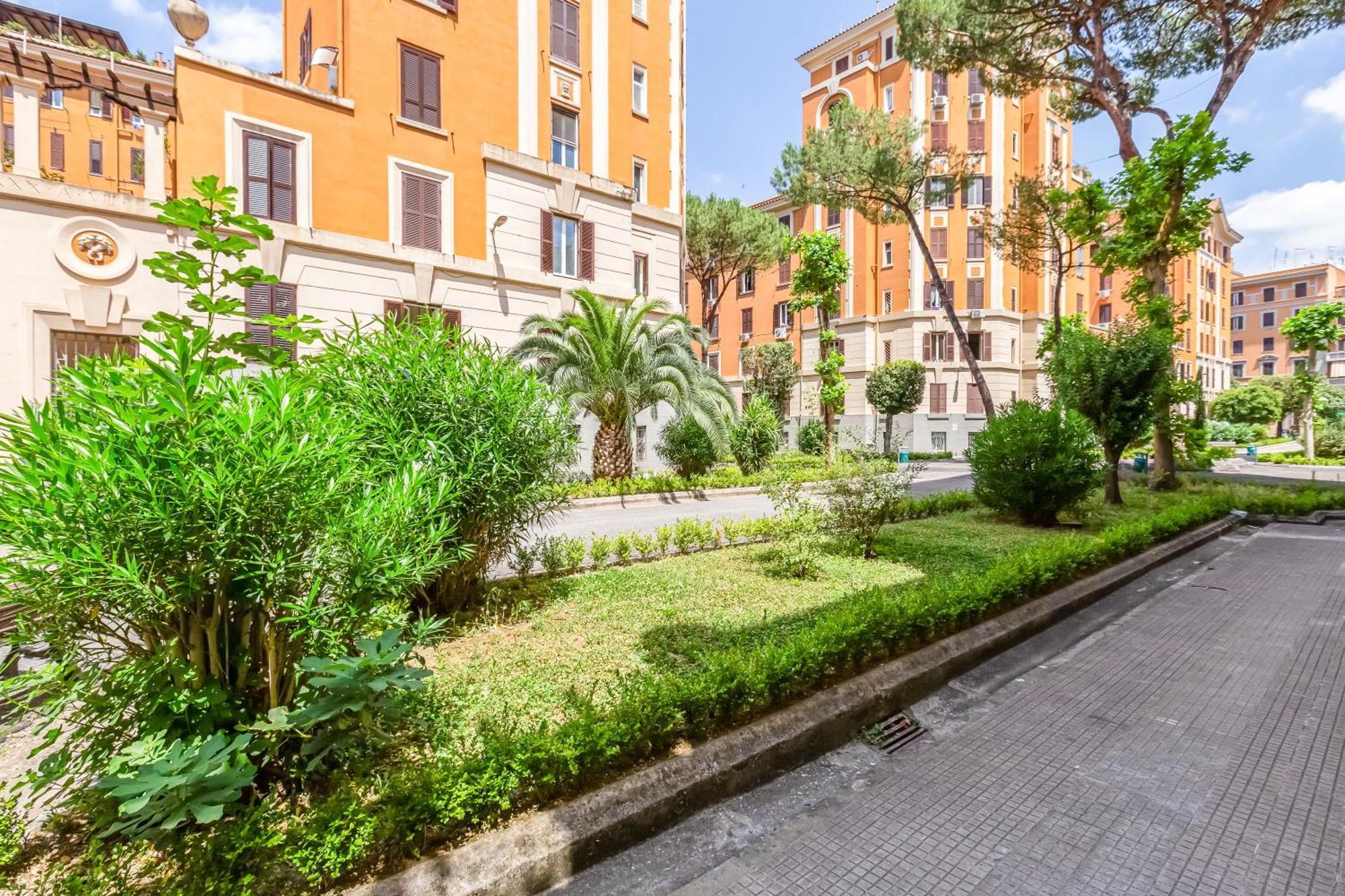Apartment L&l Cozy 2-bdr In San Giovanni District *