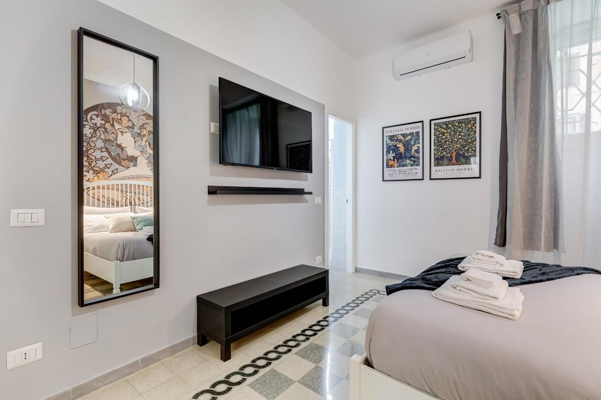 L&l Cozy 2-bdr In San Giovanni District Apartment *